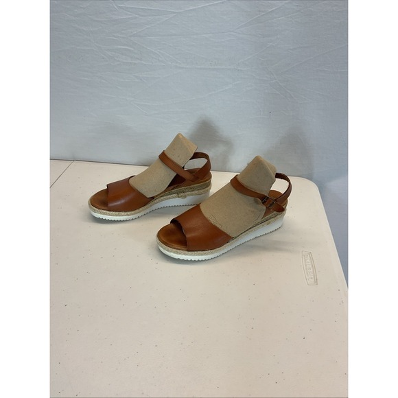 Bertuchi made in Spain Leather Sandals 8 US 39 EUR Womens Brown Buckle - Picture 2 of 13